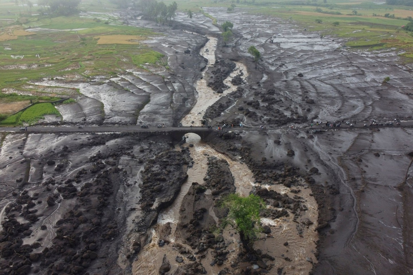 Mehrere Distrikte in der Provinz West-Sumatra sind von dem Unwetter betroffen.