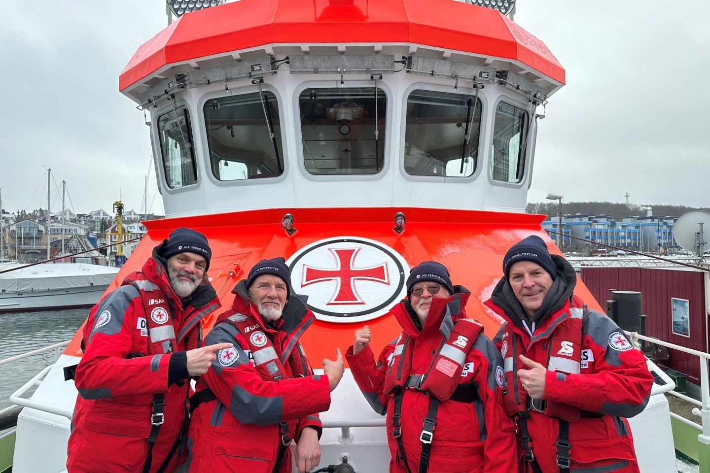 Ehrenamtlicher Botschafter der Seenotretter sind die Band Santiano (l-r): Hans-Timm „Timsen“ Hinrichsen, Björn Both, Peter David „Pete“ Sage und Axel Stosberg.