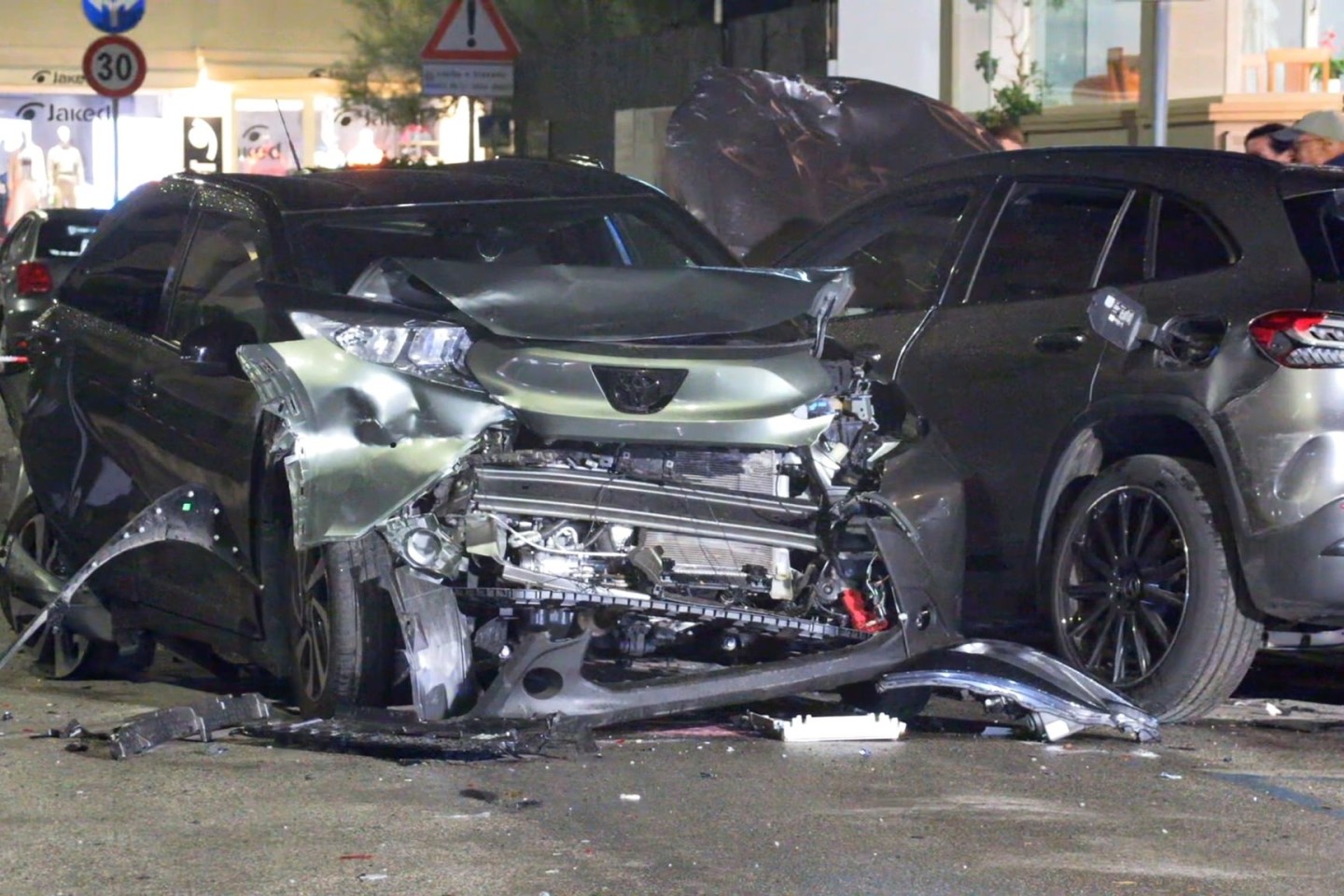 Eine 44 Jahre alte Frau war mit ihrem Wagen mit hohem Tempo durch die Innenstadt gerast.