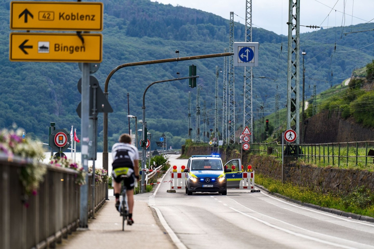 Nahe der Touristenhochburg Rüdesheim wurden vier Welkriegsbomben gefunden. Verkehrswege wurden deshalb gesperrt.